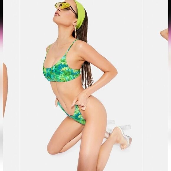 Revolve VDM The Label Dolls Kill Sienna Tropical Palm Tree Bikini Top Size XS - Picture 2 of 7